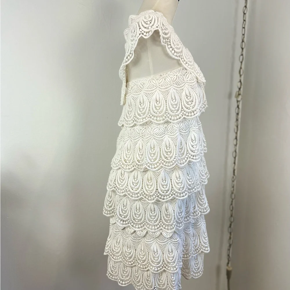 SOLD White Lace Tiered Vintage Dress w/ Pearl Brooch - Picture 4 of 8